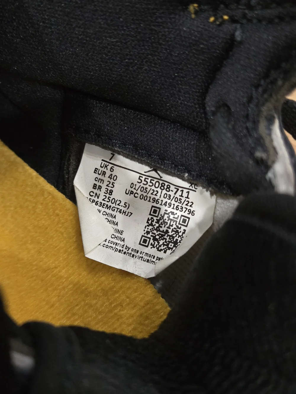 Air Jordan 1 Retro High Top Sneakers Yellow, Black & White Size 7